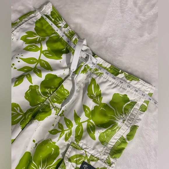 Abercrombie & Fitch Board Shorts/Swim, Green/White Hawaiian Size 34. Like New - Picture 6 of 8